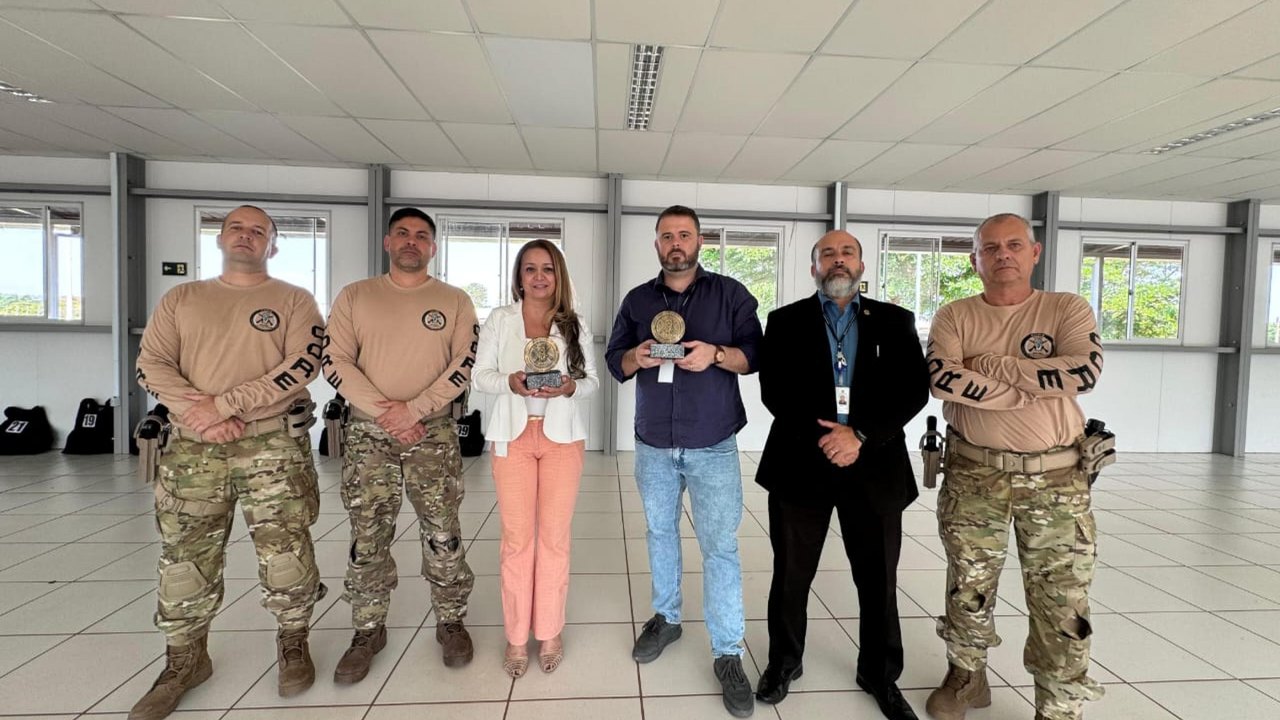 Polícia Civil homenageia autoridades pelo apoio a curso de operações especial