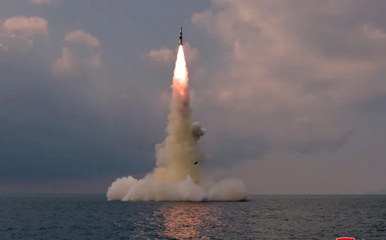 Coreia do Sul diz que Coreia do Norte disparou míssil em direção à costa leste