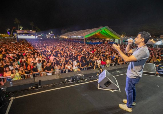 J﻿﻿HC é aplaudido por mais de 90 mil pessoas durante festival