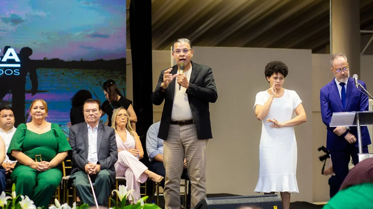 Contadores promovem festa solidária com trio elétrico, em Arapiraca