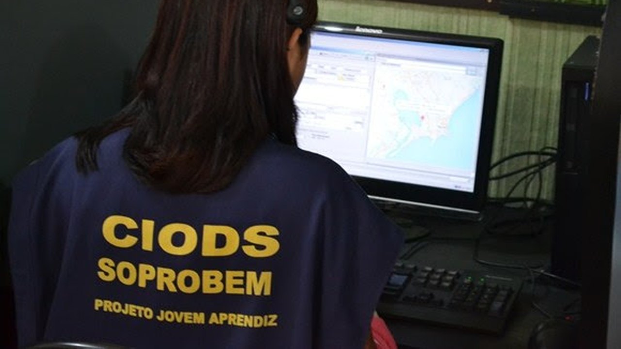Defesa Social treina jovens aprendizes para call center do 190