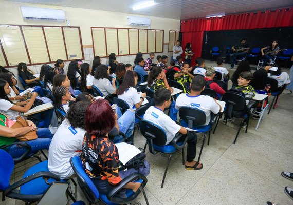  Na volta às aulas, estudantes da rede estadual destacam os programas ofertados pelo Governo 