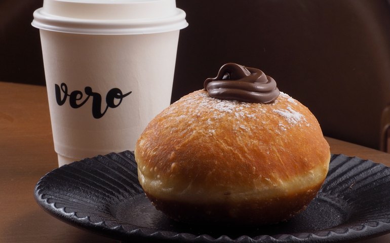 Vero Celebra a Inauguração de Nova Unidade na Ponta Verde com direito a Espaço Grazie e Menu Exclusivo de Café.