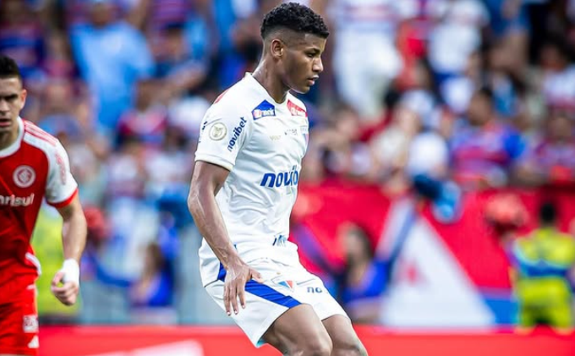 Hércules assina contrato com o Fluminense até o fim de dezembro de 2029