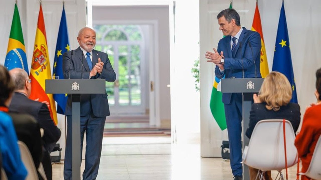 Na Espanha, Lula defende união internacional para buscar solução para o conflito na Ucrânia