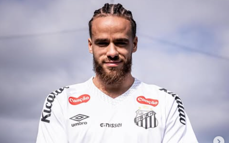 Brahimi festeja chance de jogar com Neymar e dá recado à torcida do Santos: 'Gosto do drible'