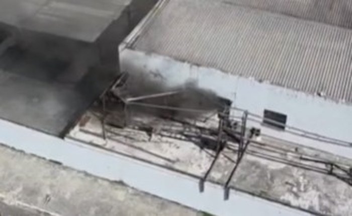 Incêndio atinge salão desativado na Jatiúca nesta quarta-feira