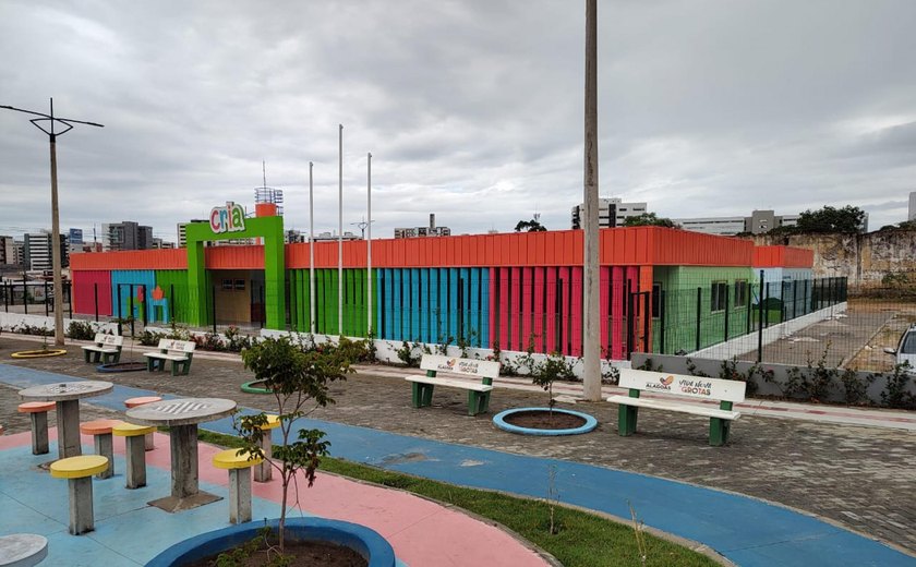 Paulo Dantas visita obras da Creche Cria na Grota do Cigano, nesta segunda (7)