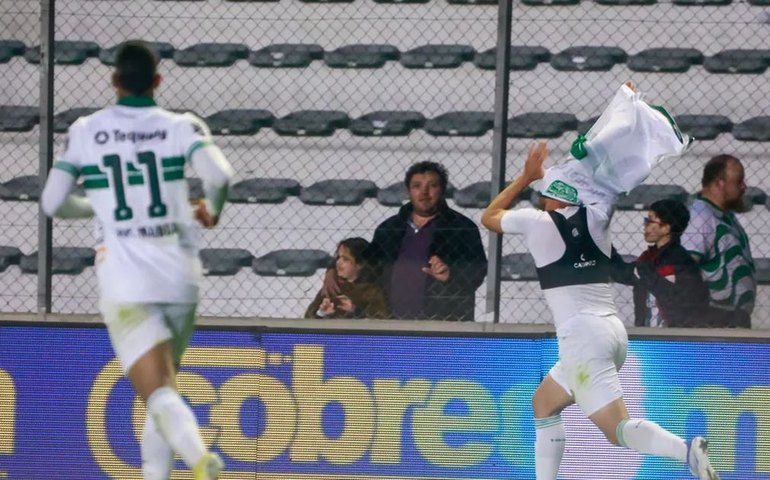 Régis faz no fim, Coritiba bate rebaixado Juventude e se afasta da zona de queda