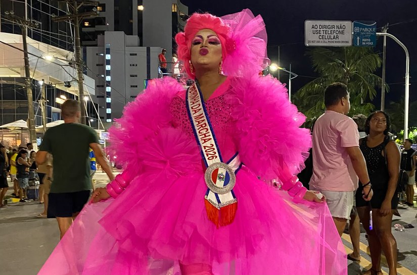 Paty Maionese celebra 24 anos de carreira e relembra desafios no Dia Internacional da Drag Queen
