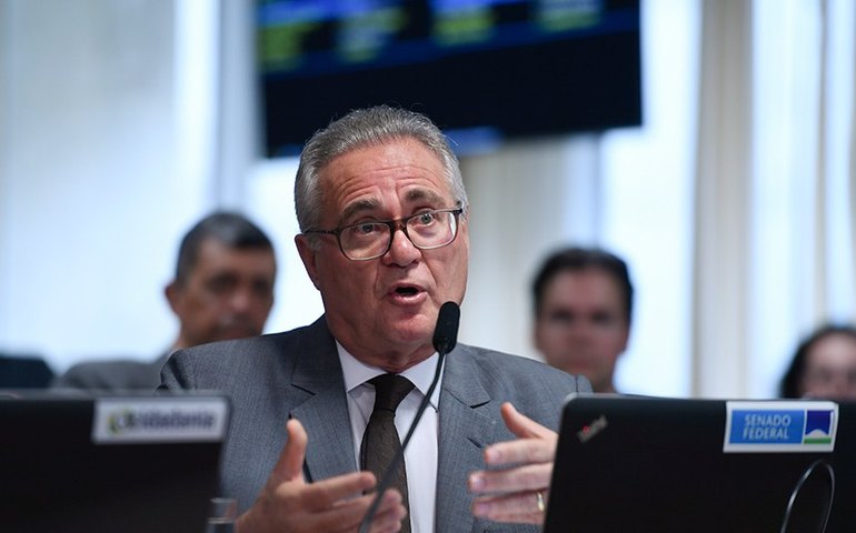 Projeto de Renan de repatriação é aprovado no Senado e segue para a Câmara