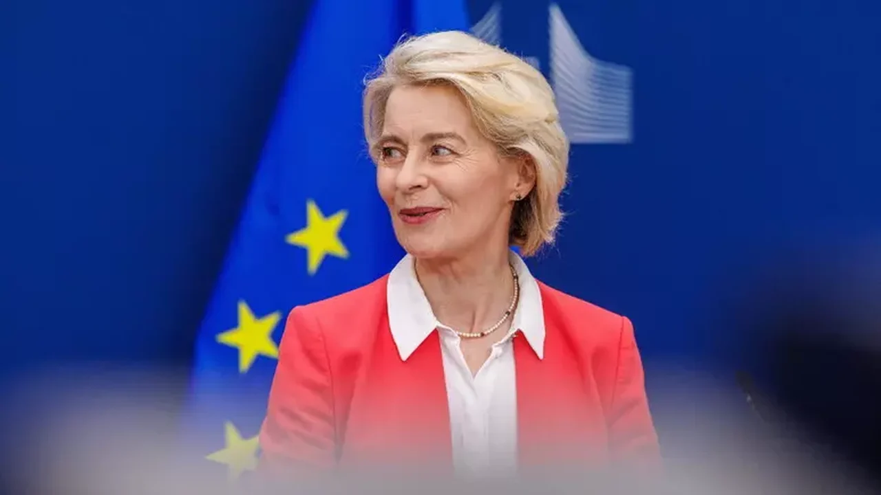 Von der Leyen defende idade mínima para acesso às redes sociais