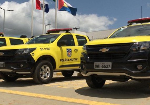 Denúncia resulta em prisão de trio que assaltou passageiros de van