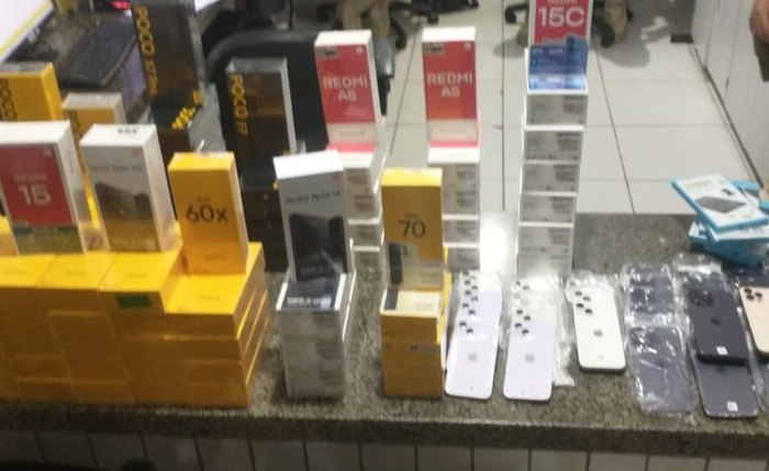 Em ações integradas, PM apreende drogas e centenas de celulares no Agreste