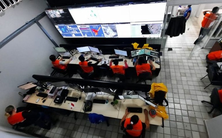 Defesa Civil percorre bairros atingidos pelas chuvas