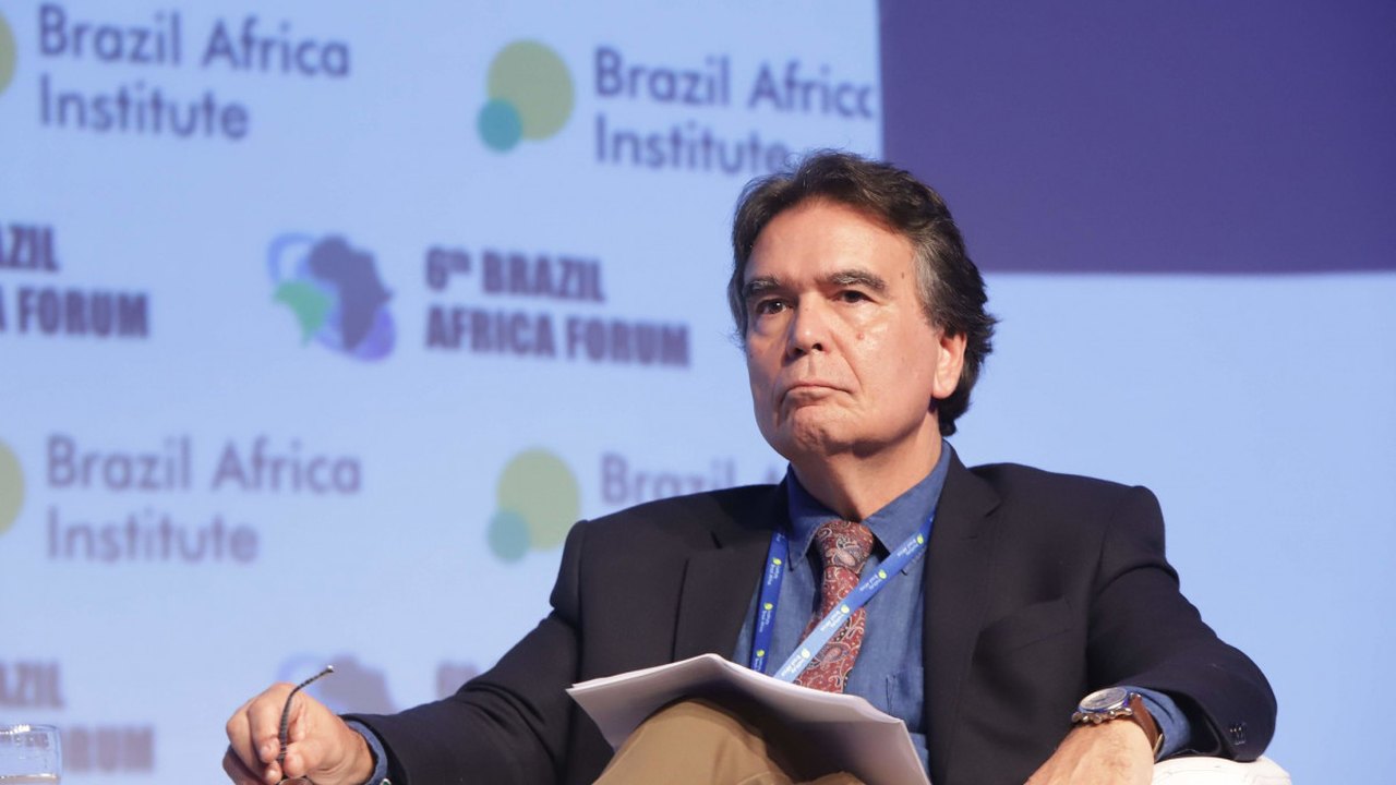 Temporão fala em política industrial para Saúde, com medidas tributárias