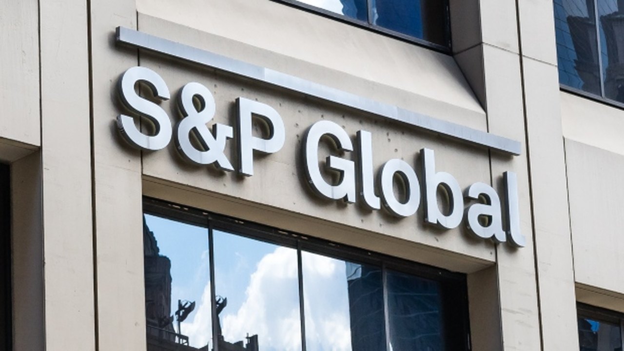 PMI industrial dos EUA sobe a 53,0 em agosto, mostra pesquisa final da S&P Global