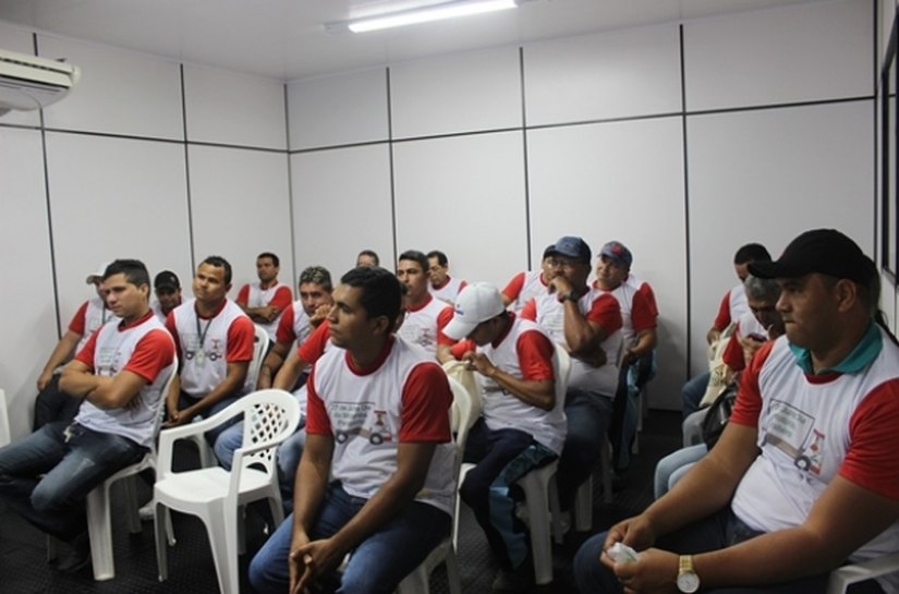 Detran/AL realiza roda de conversa com motociclistas de Arapiraca
