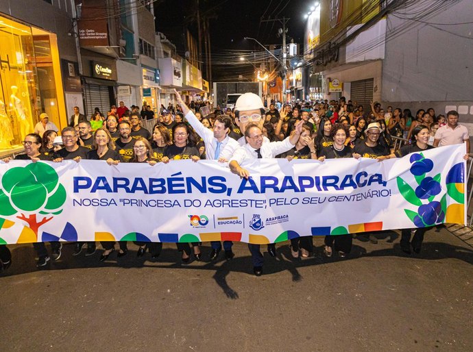 Arapiraca celebra 100 anos com desfile cívico-militar e homenagens ao desenvolvimento da cidade