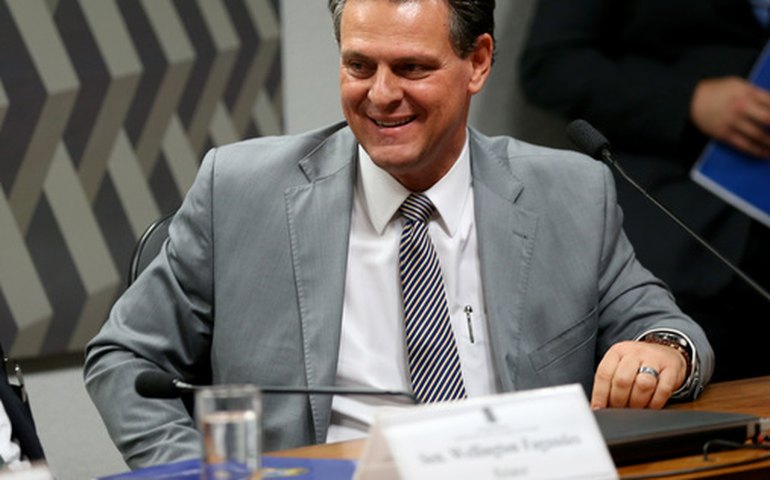 Senado dá posse a Carlos Fávaro após cassação de Juíza Selma