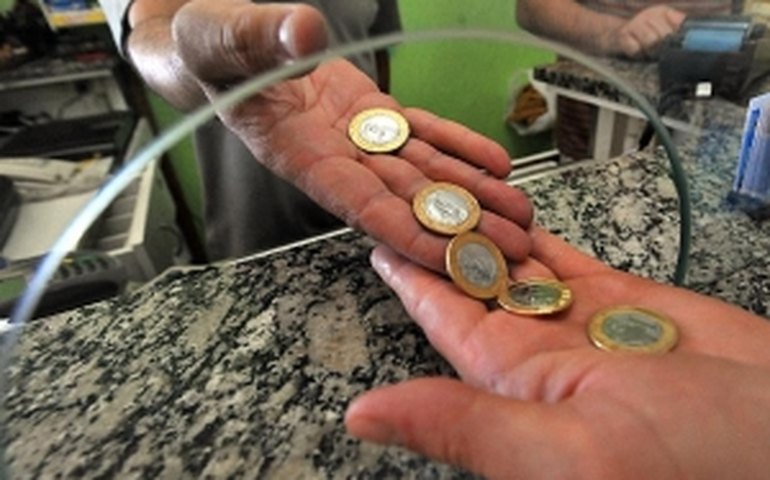 Impostos consumiram 35,85% da renda do brasileiro em 2012