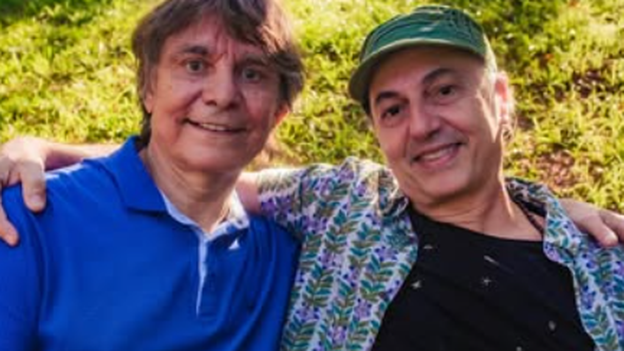 Último parceiro de Lô Borges, Zeca Baleiro detalha últimos dias do artista mineiro: 'Senti que ele estava com pressa'
