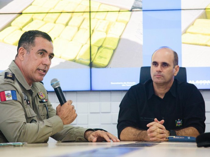 Ação conjunta intercepta meia tonelada de droga e carga irregular em São Sebastião