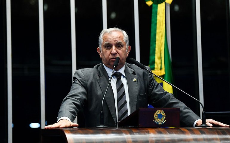 Izalci pede fortalecimento de minoria em CPIs