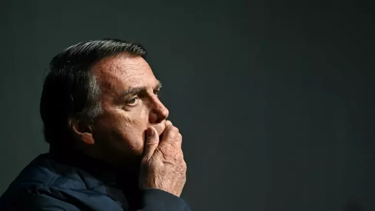 Relatório médico aponta efeitos colaterais em Jair Bolsonaro