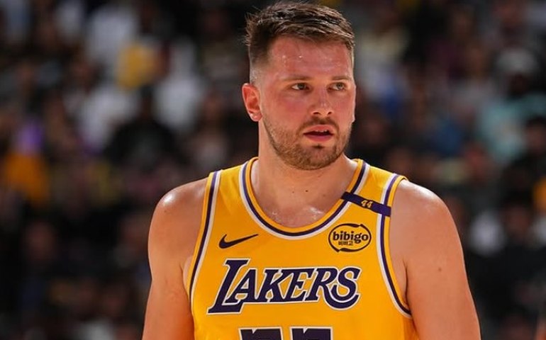 Doncic comanda e Lakers derrubam líder Thunder na NBA fora de casa