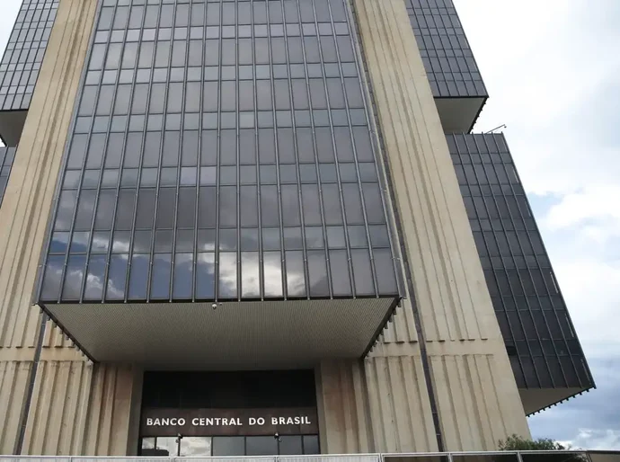 Entidades financeiras defendem atuação do Banco Central no caso Master