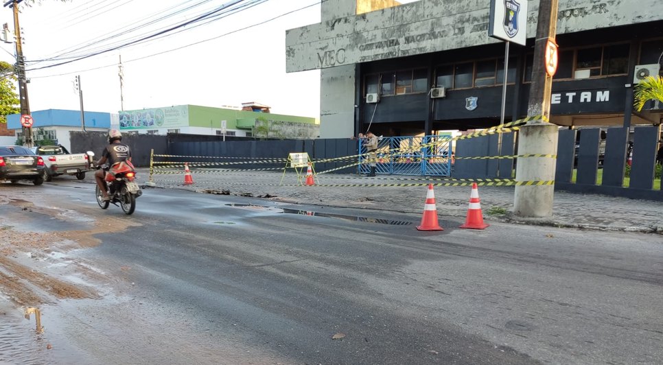 Vazamento deixa moradores sem água na Zona Norte de Aracaju / Foto: Foto: Deso/Divulgação