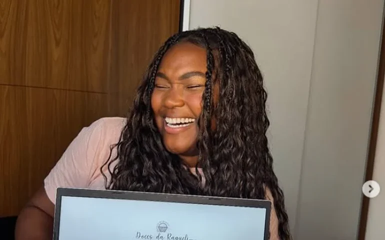 Raquele Cardozo vira alvo de ataques após retomar venda de doces e recebe apoio de ex-BBBs