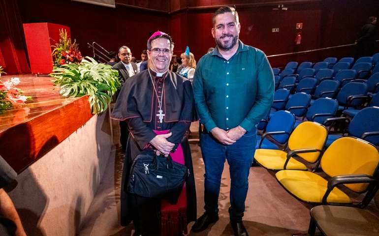 Leonardo Dias aprova Título de Cidadão Honorário de Maceió a Dom Beto Breis e Moção de Aplausos a Dom Antônio Muniz