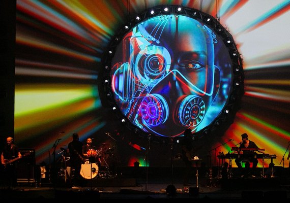 Atom Pink Floyd apresenta 'Coming Back to Life”