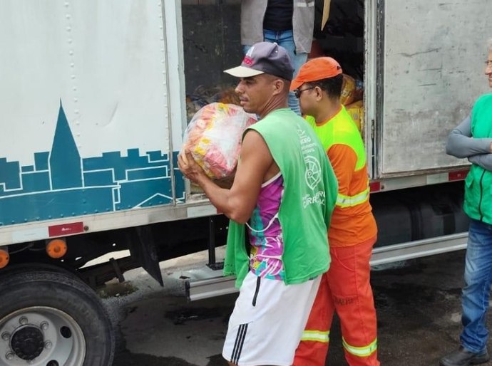 Em 2025, Autarquia de Limpeza Urbana entregou mais de 700 cestas básicas para carroceiros da capital