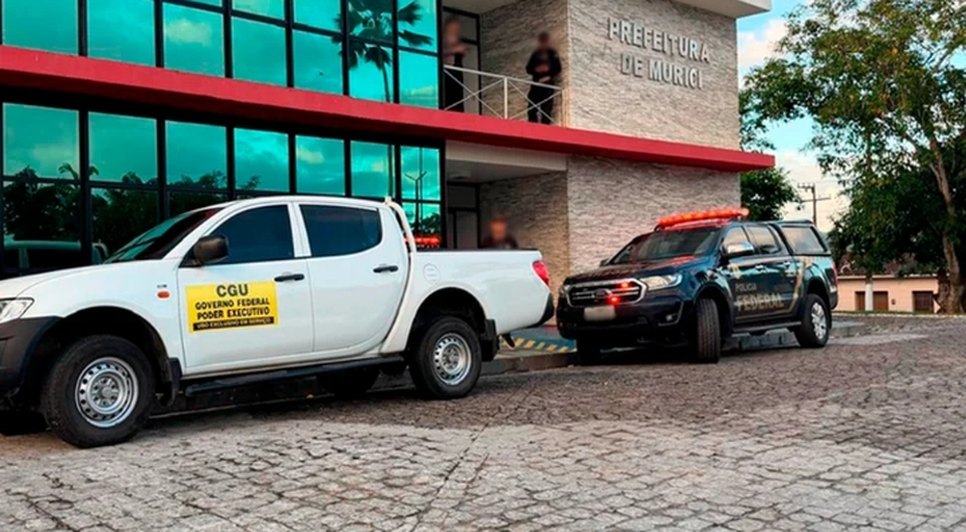 Polícia Federal cumpriu mandados em Murici e Maceió durante a Operação Delivery, que investiga supostas fraudes em contratos públicos. - Foto: Ascom CGU/Divulgação