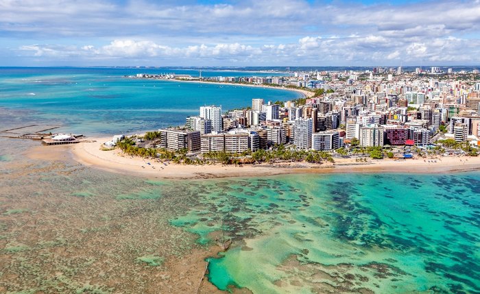 Vista aérea da praia da Ponta Verde