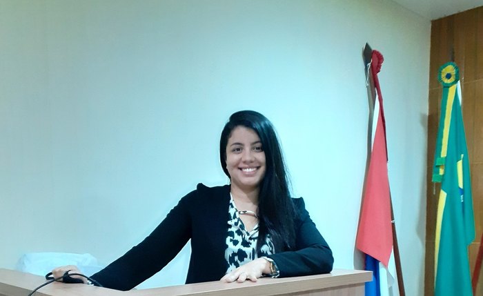 Danielle Pacheco é eleita presidente da Câmara de Japaratinga