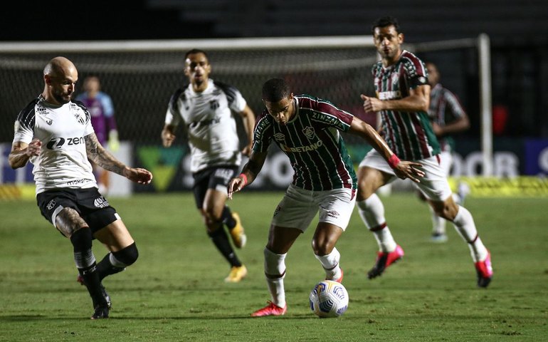 Rádio Nacional transmite Ceará x Fluminense ao vivo neste domingo