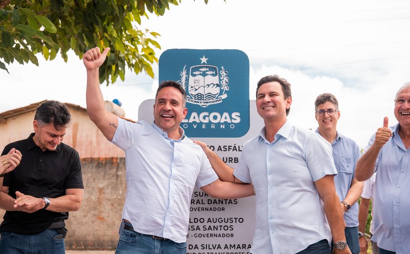 Governador inaugura pavimentação de 25 ruas e anuncia construção de escolas e creches em Coruripe