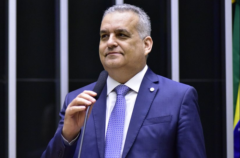 É tetra: Pela 4ª vez, Alfredo Gaspar é eleito o melhor parlamentar de Alagoas
