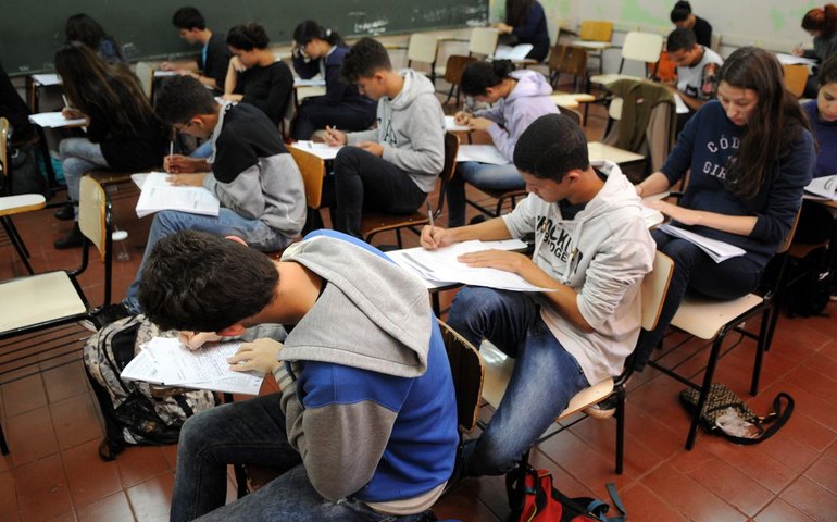 MEC cria programa de educação financeira em escolas públicas; saiba como vai funcionar