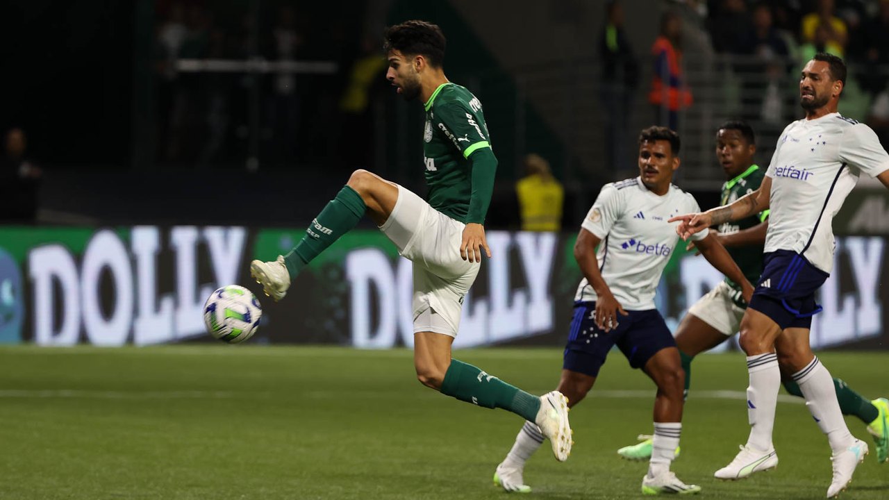 Palmeiras arranca vitória para assumir vice-liderança do Brasileiro