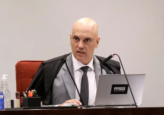 Moraes exige do X documentos que comprovem 'vinculo' de Raquel Villa Nova com plataforma