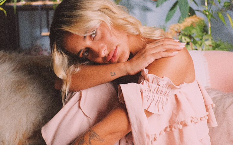 Mar.iana sobe álbum com sonoridade pop praieira