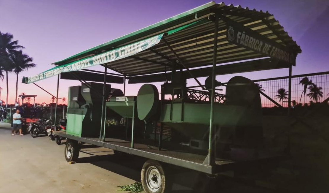 Casa de farinha móvel doada à comunidade de Bananeiras em Arapiraca está paralisada