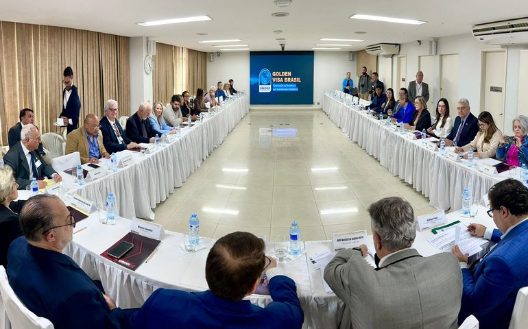 Presidente do Cofeci participa de reunião sobre Golden Visa Brasil no Creci-SP
