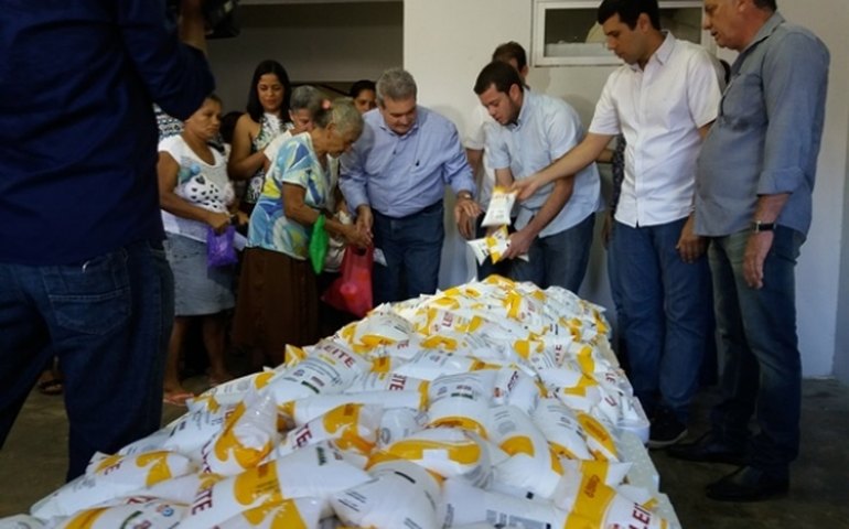 Seagri inicia ações no Governo Presente com distribuição de leite