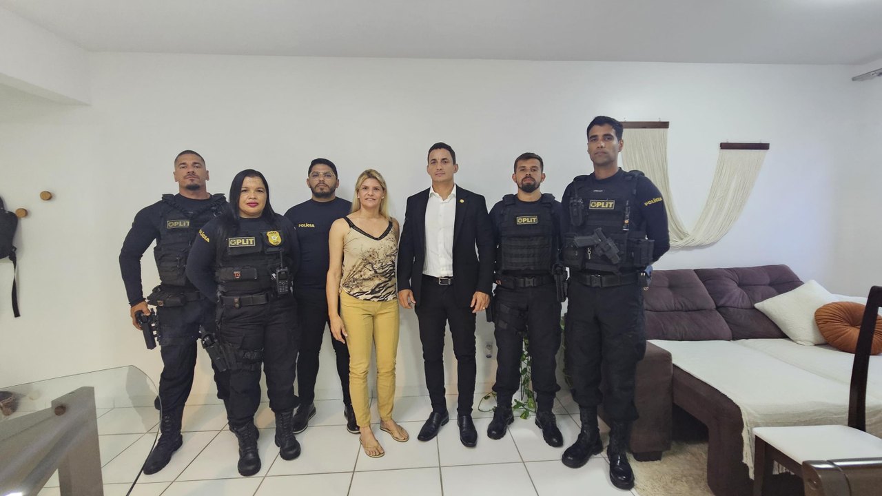 Policial civil ferida em confronto recebe visita do delegado-geral da PCAL